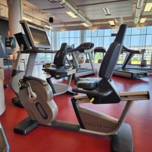 Vélo excite couché technogym