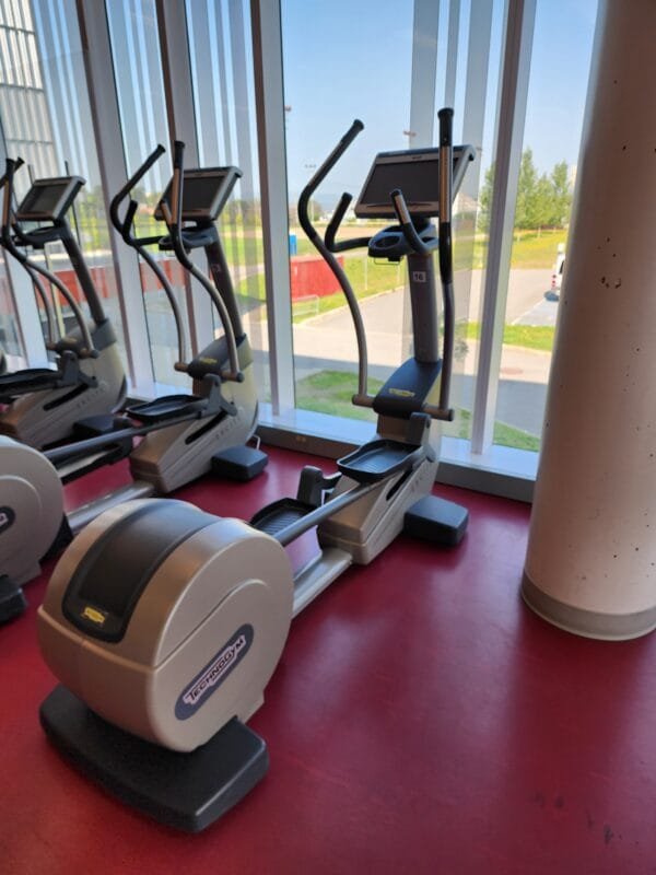 Elliptique techno gym